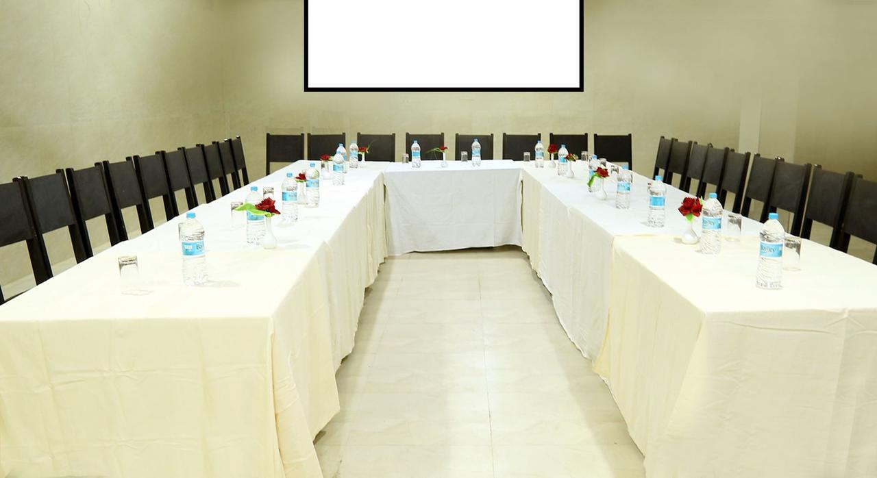 Kailash Residency Hotell Aurangabad  Exteriör bild