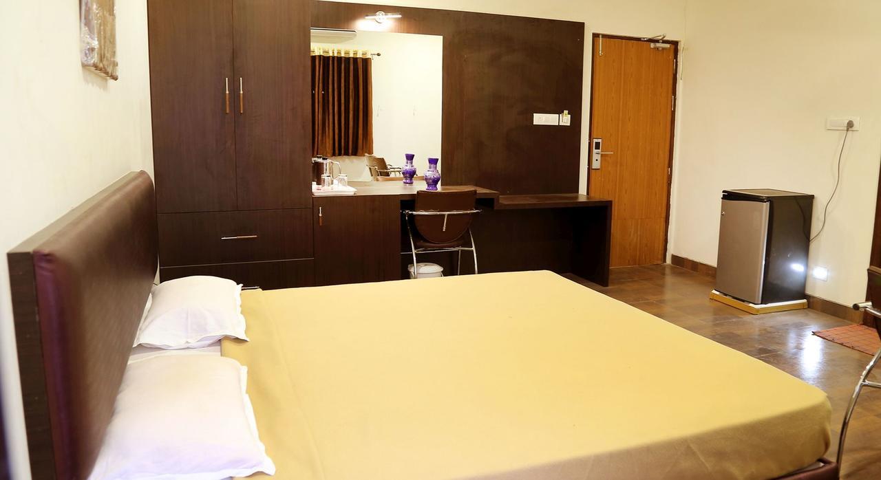 Kailash Residency Hotell Aurangabad  Exteriör bild